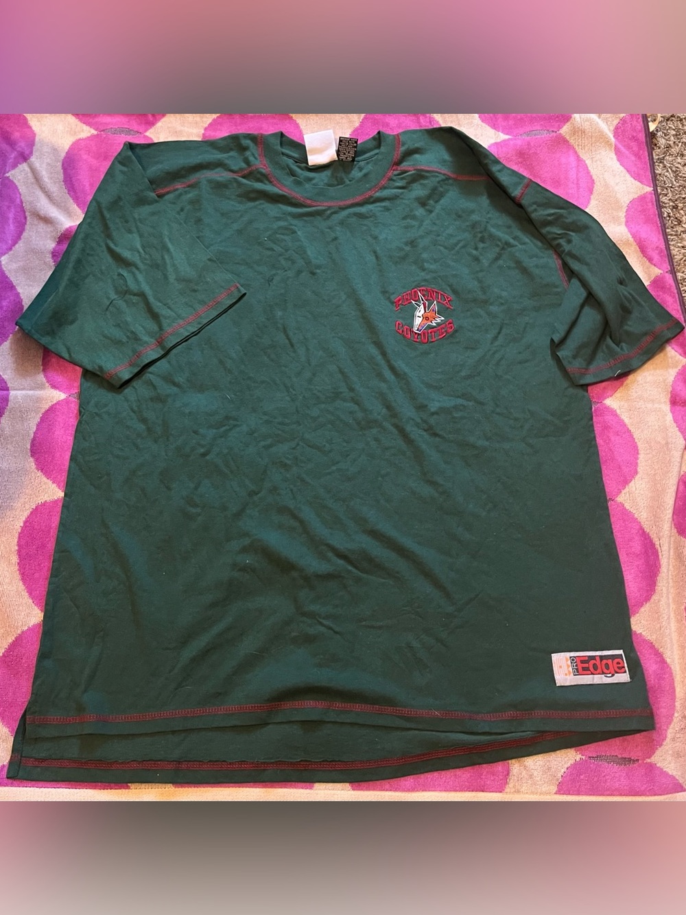 Collectible Vintage Phoenix Coyotes NHL T-shirt